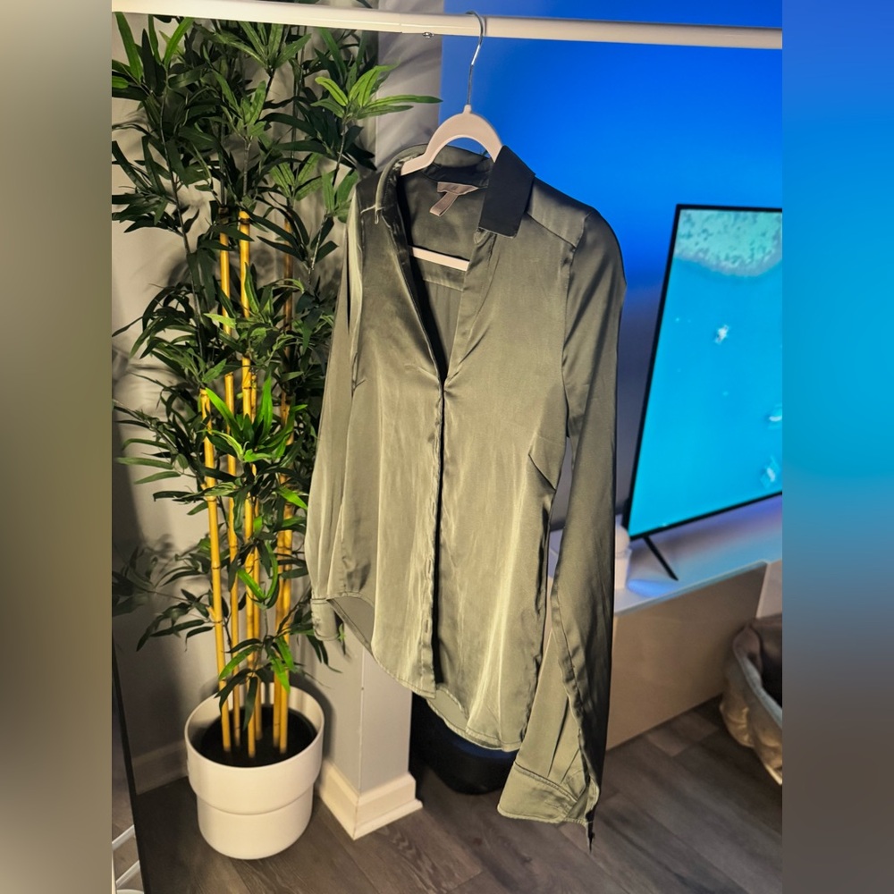 H&M satin blouse 🥰